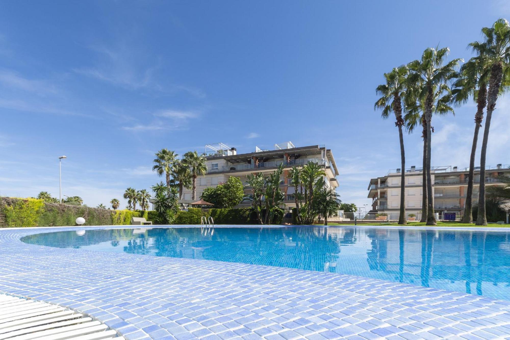 Esplendor Apartment Les Deveses Екстериор снимка