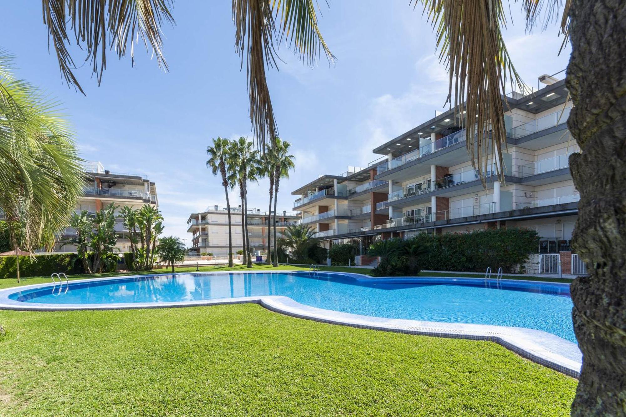 Esplendor Apartment Les Deveses Екстериор снимка